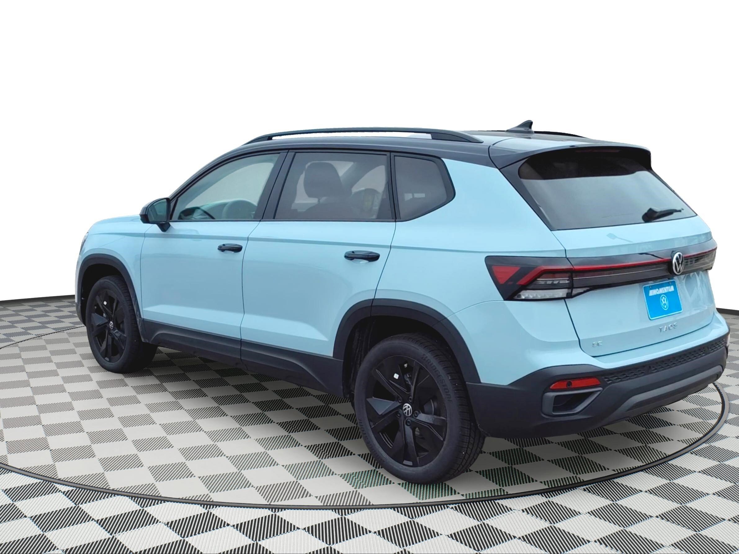 2025 Volkswagen Taos SE photo 4
