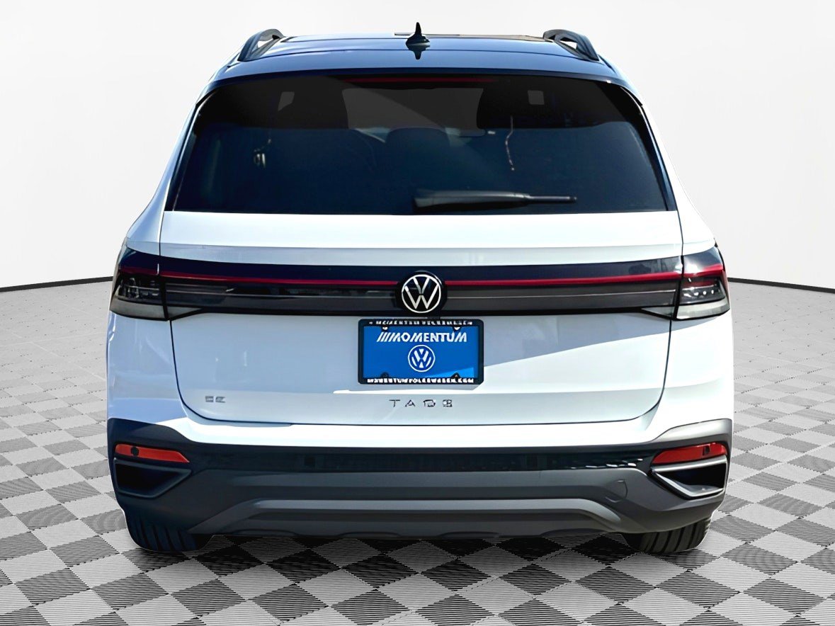2025 Volkswagen Taos SE photo 4