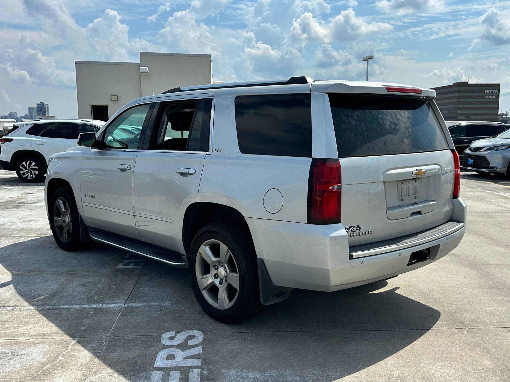 2015 Chevrolet Tahoe LTZ photo 3