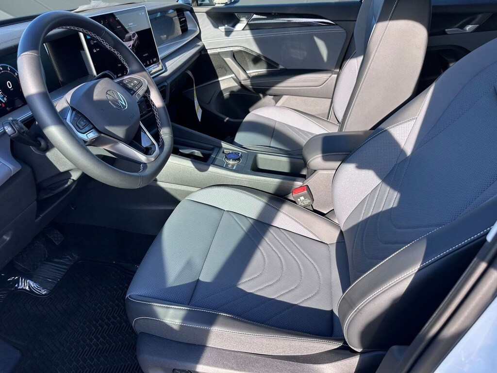 New 2026 Volkswagen Tiguan 2.0T SE SUV