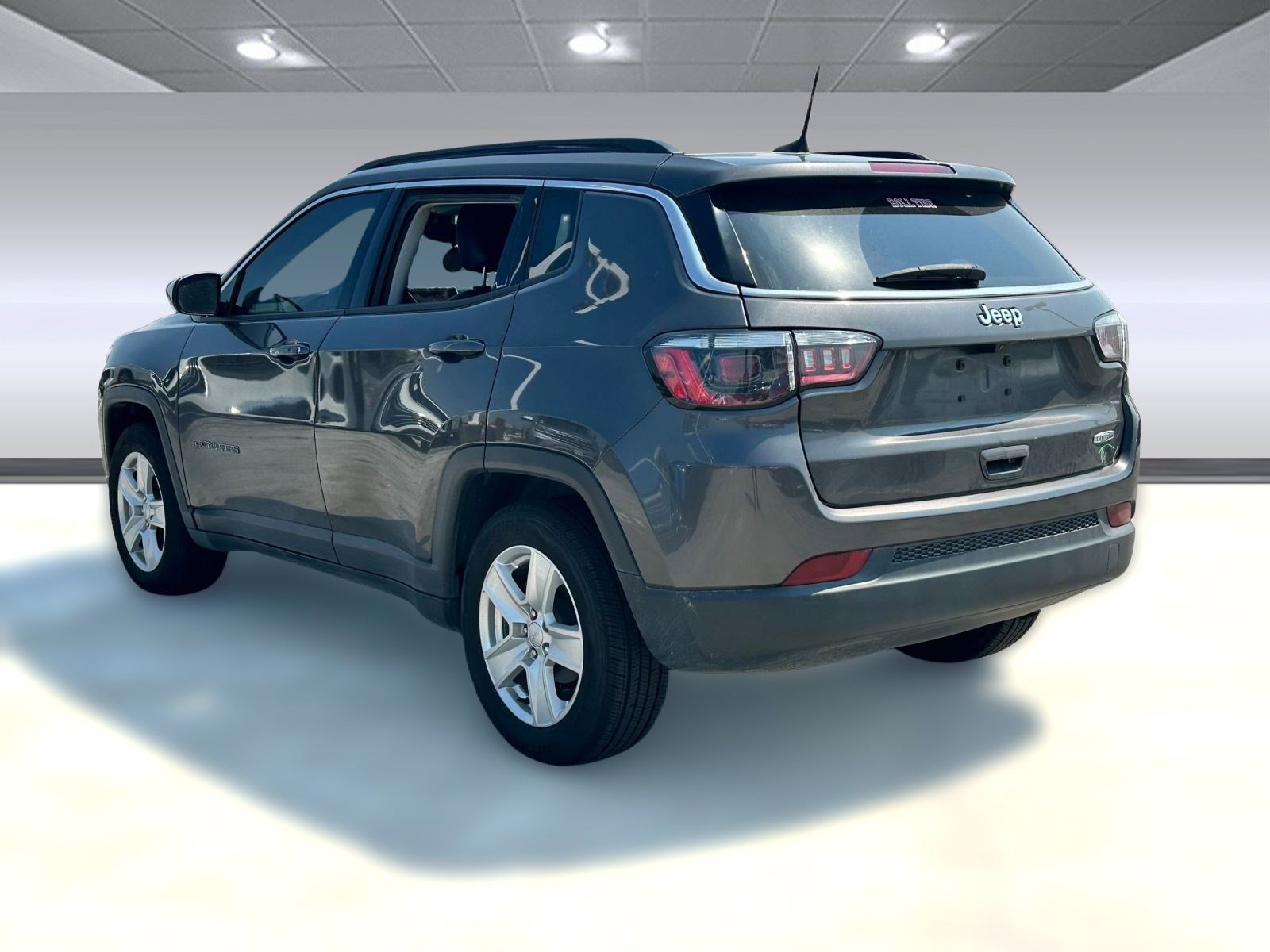 2022 Jeep Compass Latitude photo 3