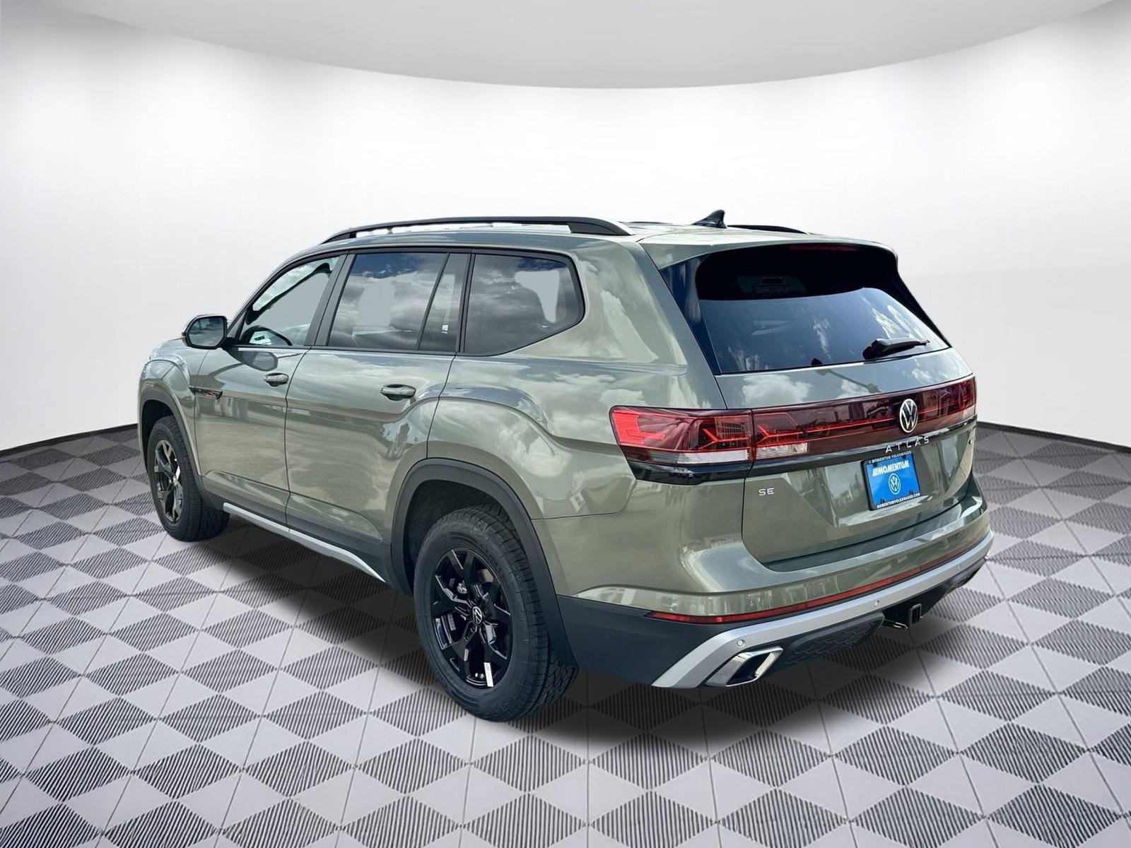 2025 Volkswagen Atlas Peak Edition SE photo 3