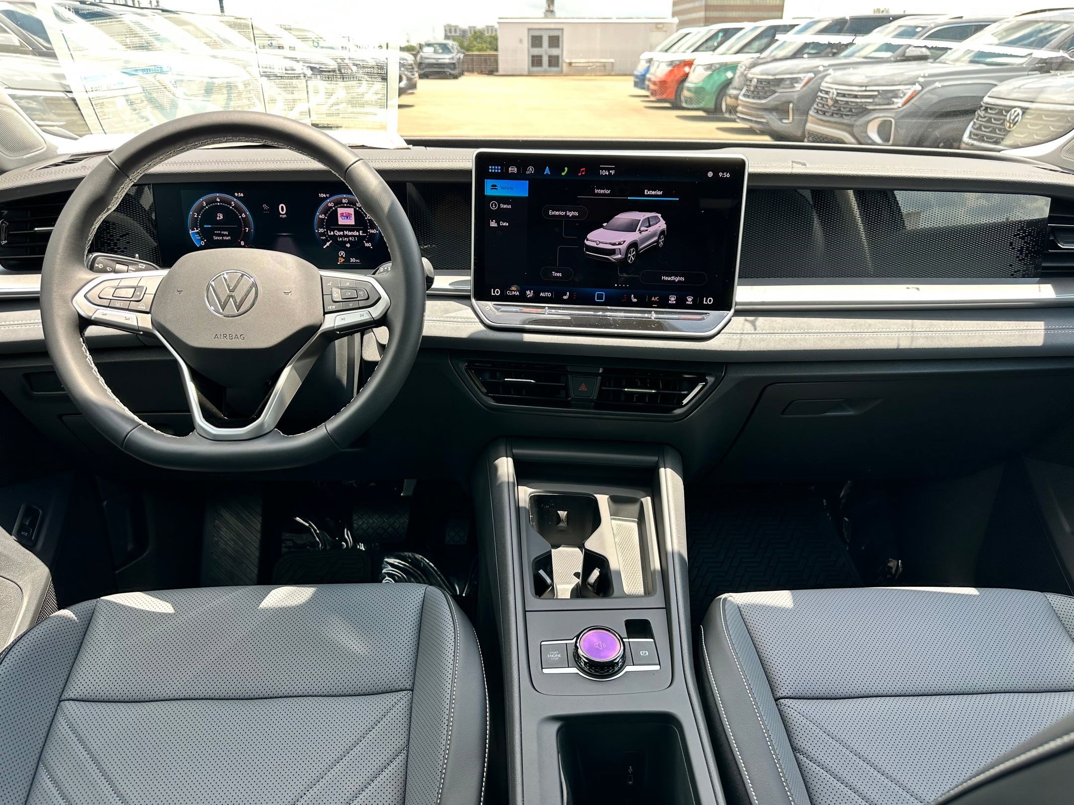 2025 Volkswagen Tiguan SE photo 4