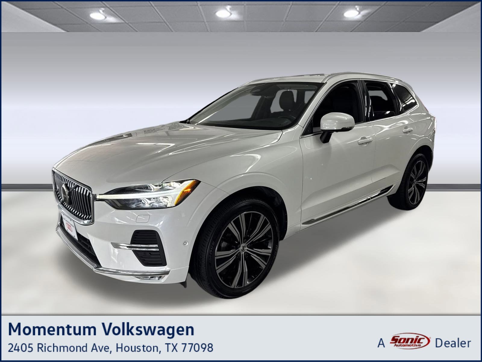 2023 Volvo XC60 Plus's photo