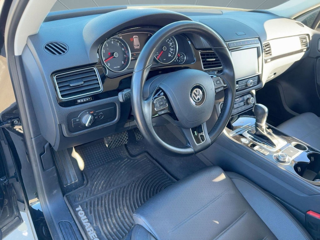 Used 2017 Volkswagen Touareg Sport w/Technology SUV