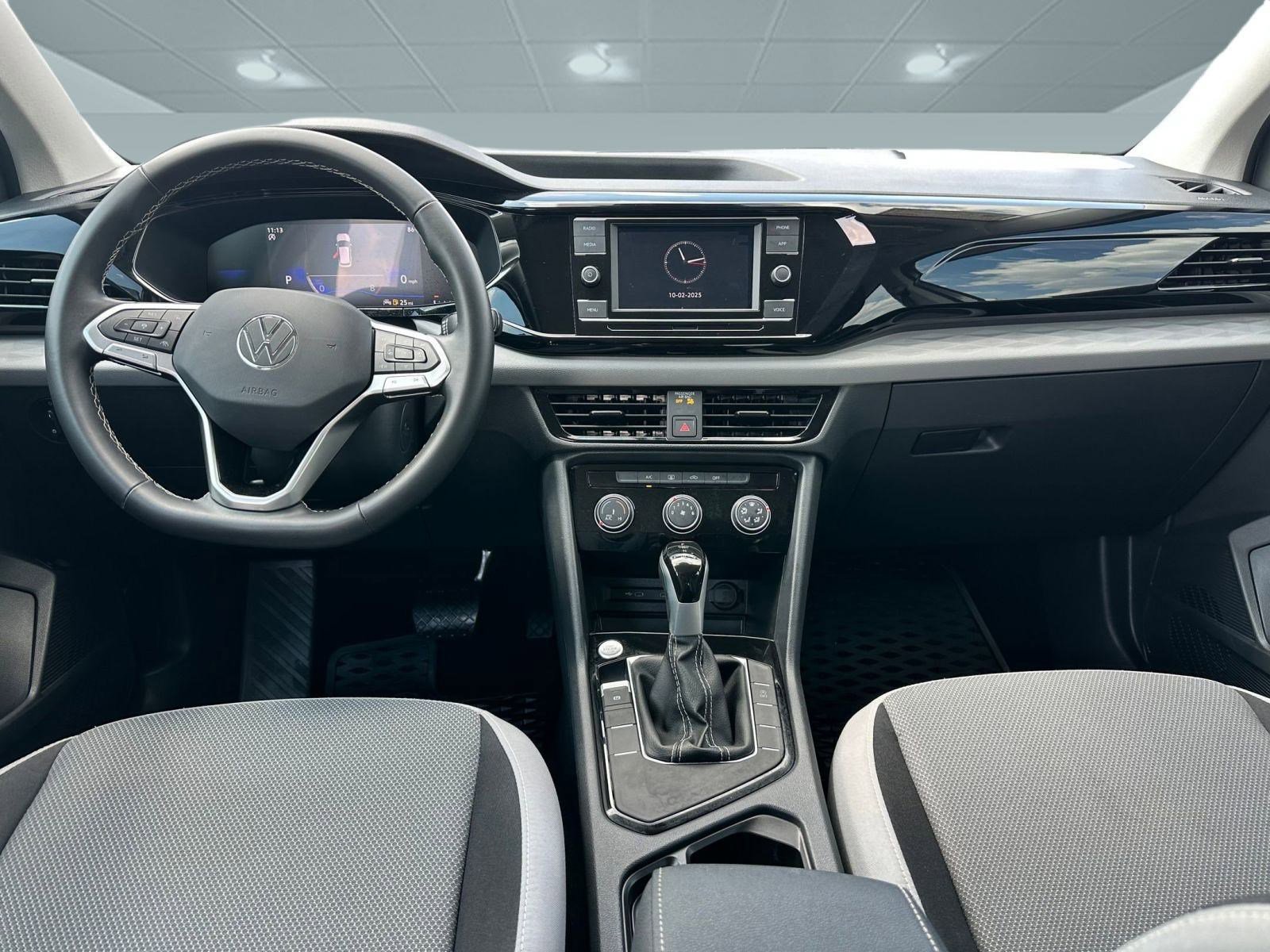 2024 Volkswagen Taos S photo 2