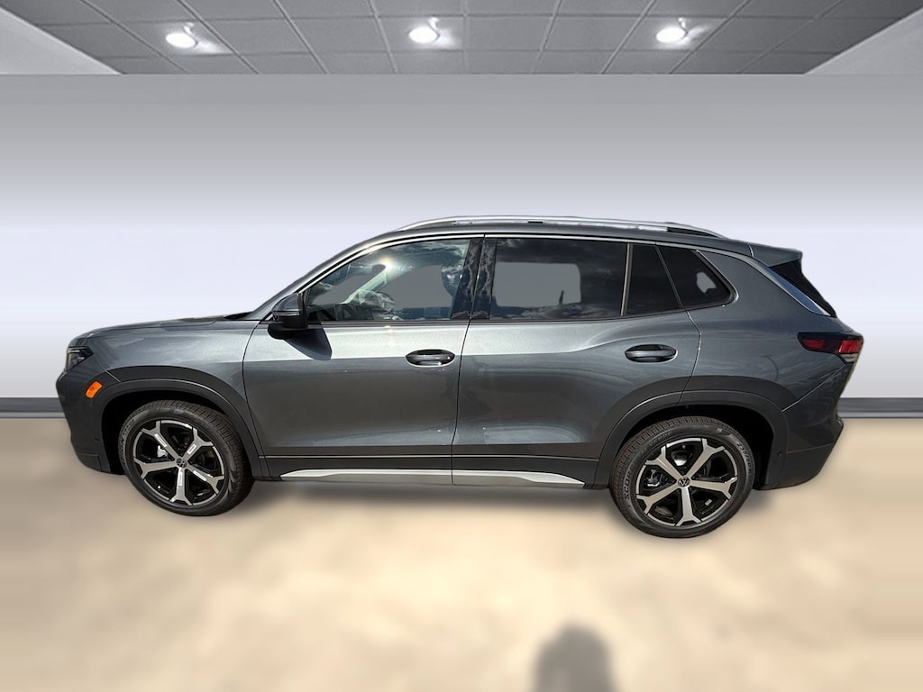 New 2026 Volkswagen Tiguan 2.0T SE SUV