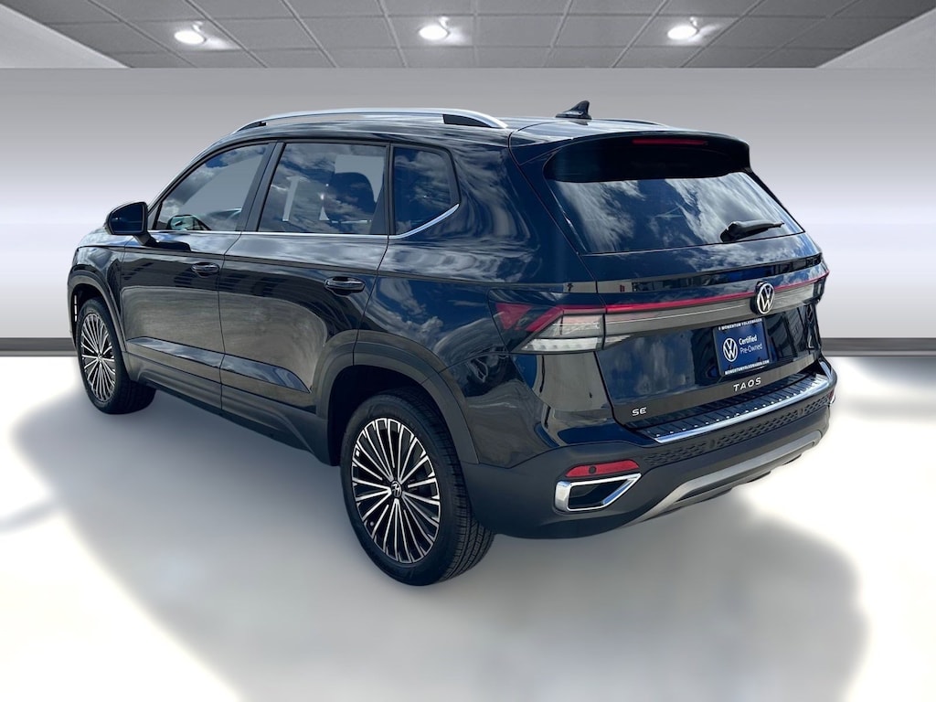 New 2025 Volkswagen Taos 1.5T SE SUV
