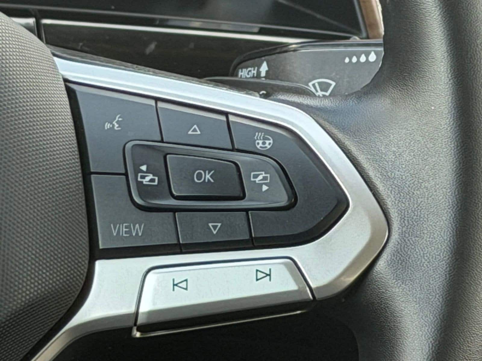 2025 Volkswagen Atlas SE - Photo 21