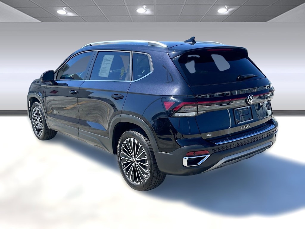 New 2025 Volkswagen Taos 1.5T SE SUV