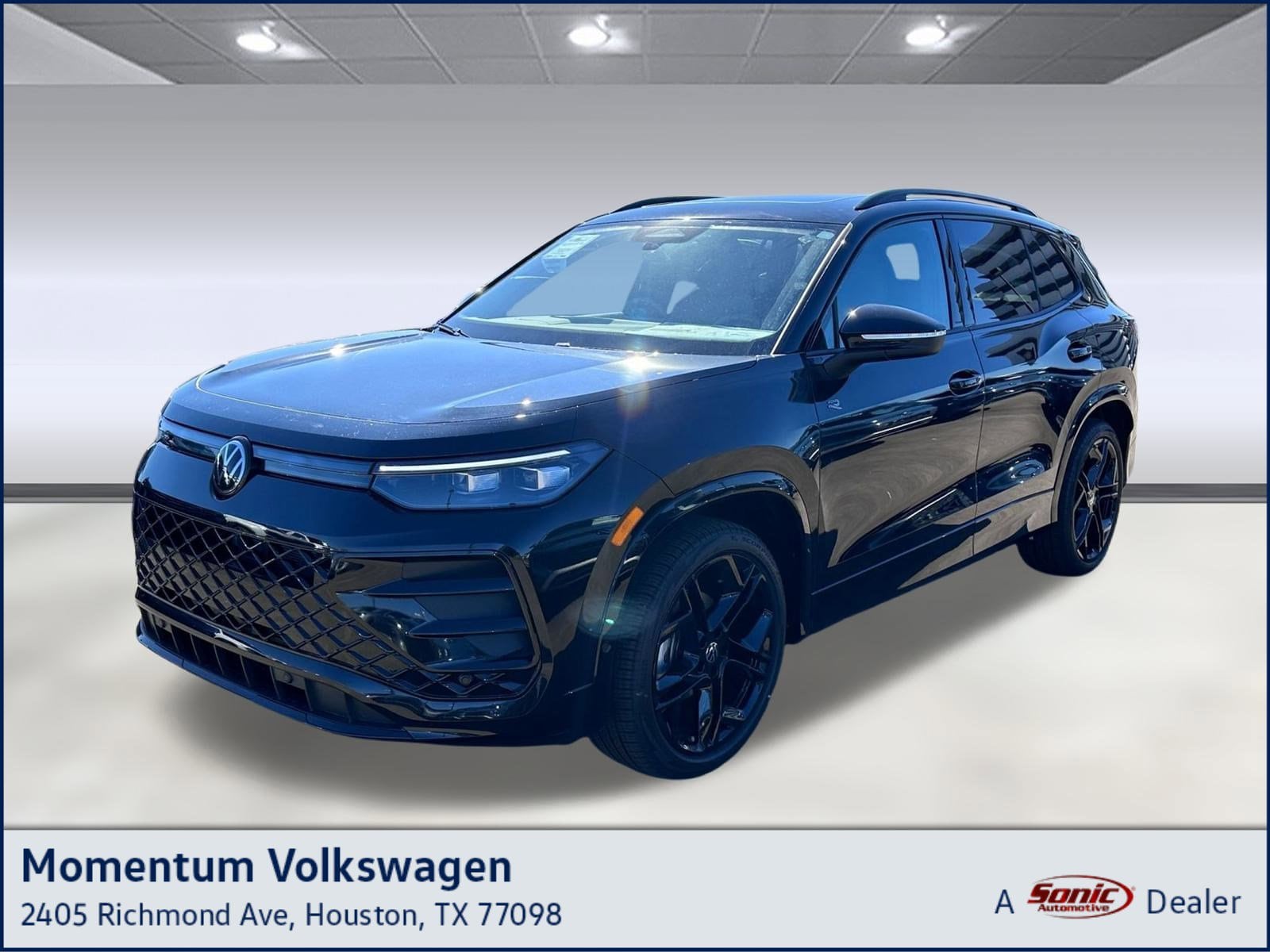 2026 Volkswagen Tiguan SE R-LINE BLACK's photo