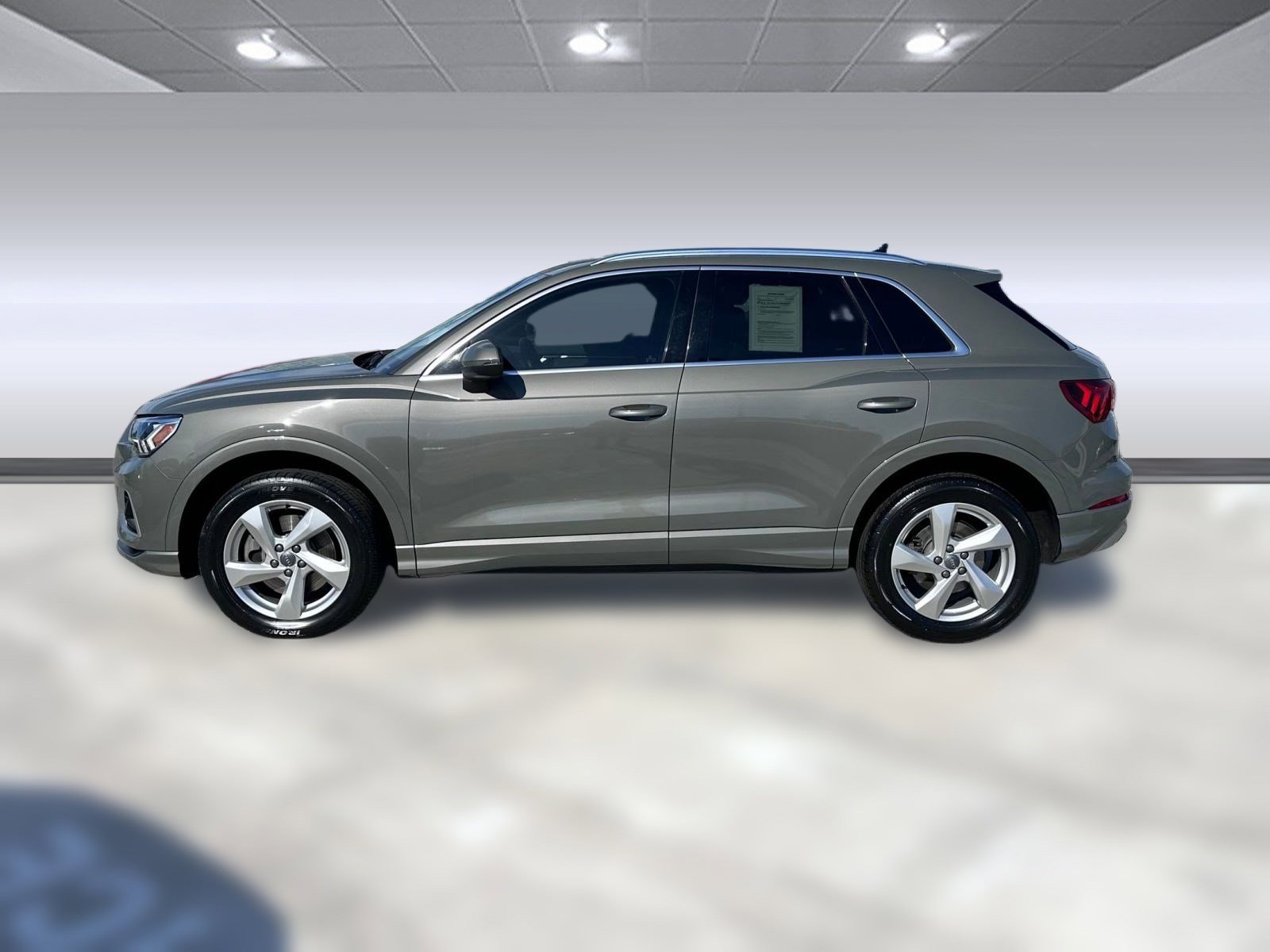 2020 Audi Q3 Premium Plus photo 2