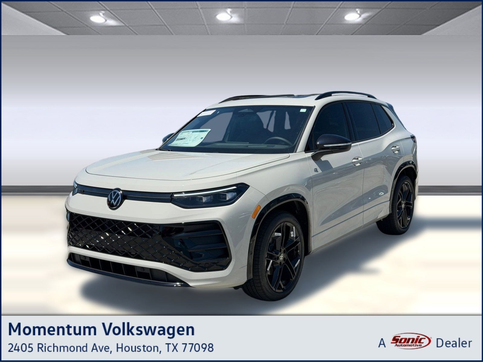 2026 Volkswagen Tiguan 2.0T SE R-Line Black's photo
