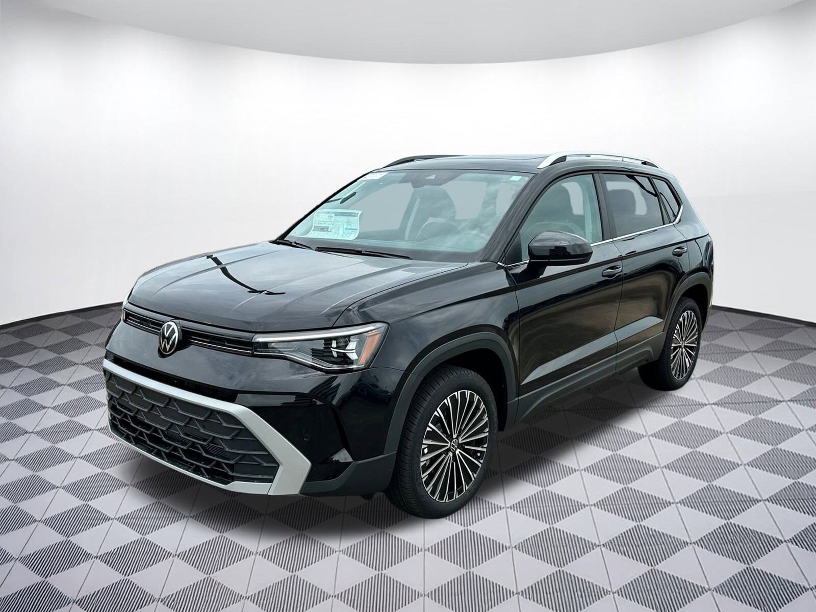 2025 Volkswagen Taos SE photo 2