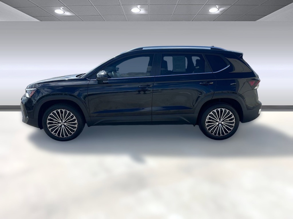 New 2025 Volkswagen Taos 1.5T SE SUV