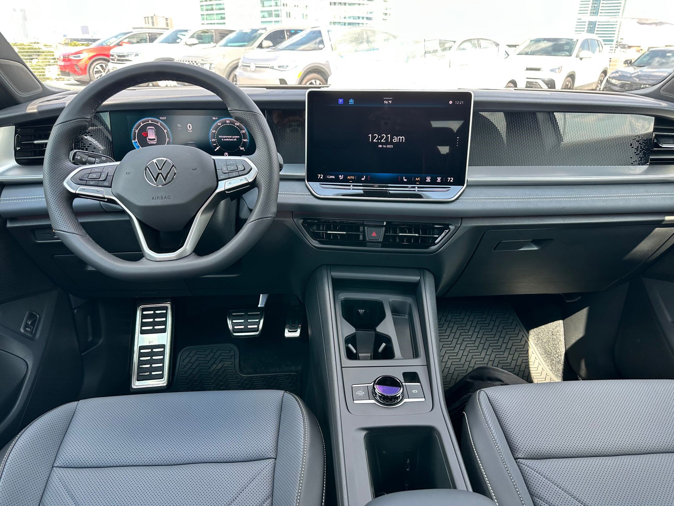 2025 Volkswagen Tiguan SE R-Line Black photo 4