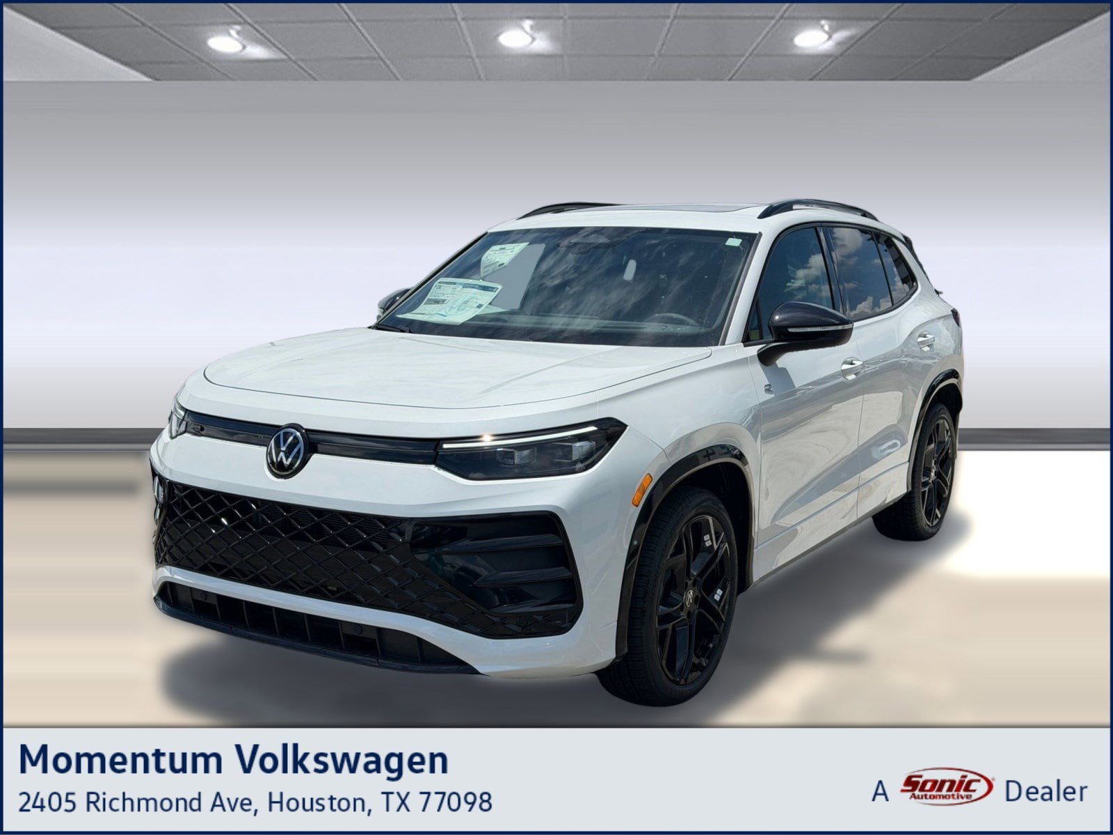 2026 Volkswagen Tiguan 2.0T SE R-Line Black's photo