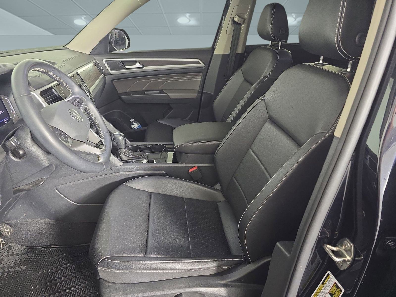 2023 Volkswagen Atlas V6 SE Technology photo 3