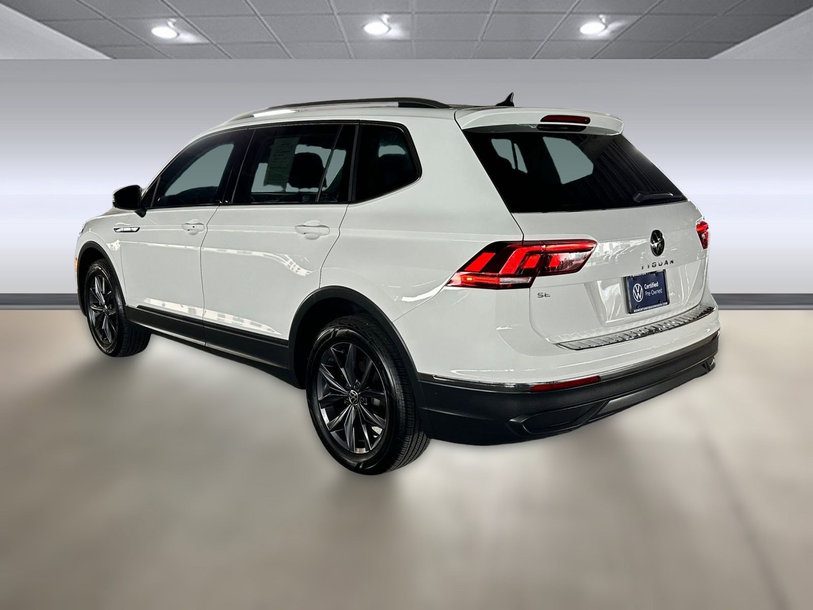 2022 Volkswagen Tiguan SE photo 3