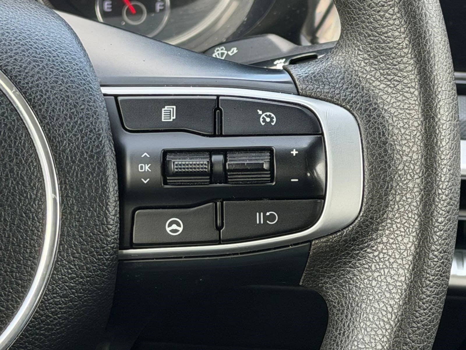 2023 Kia K5 LXS - Photo 20