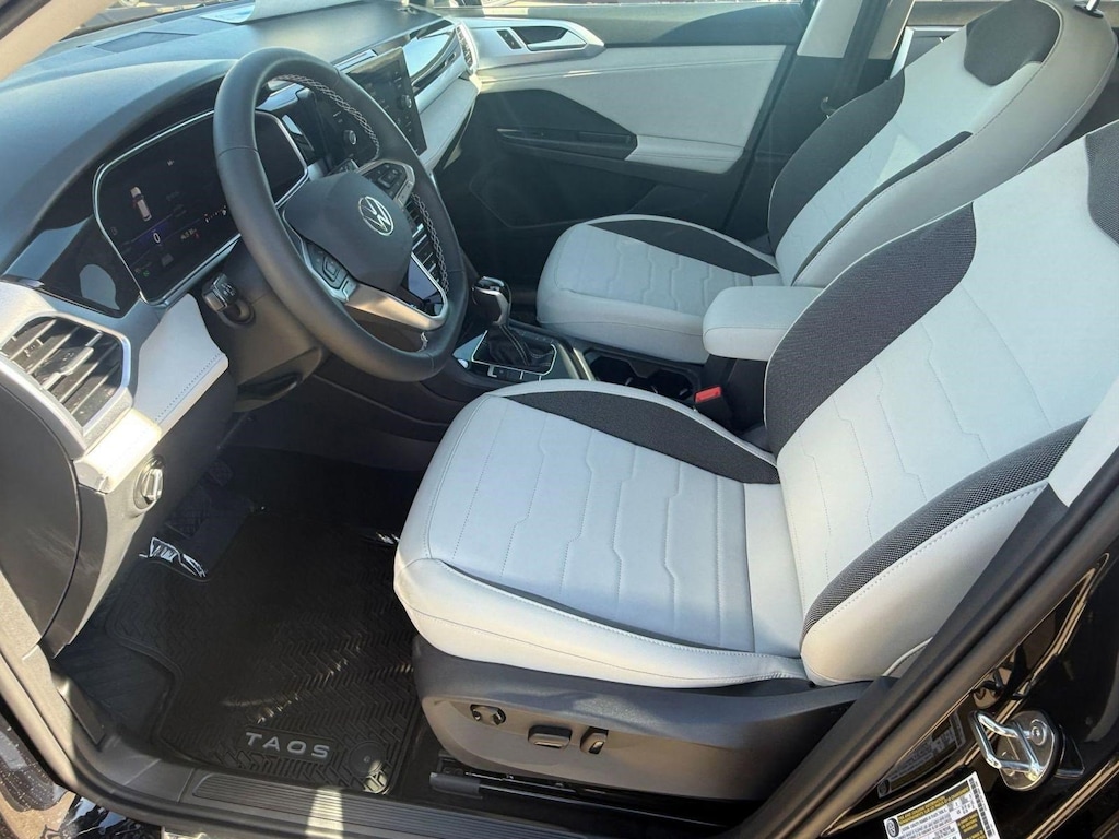 New 2026 Volkswagen Taos 1.5T SE SUV