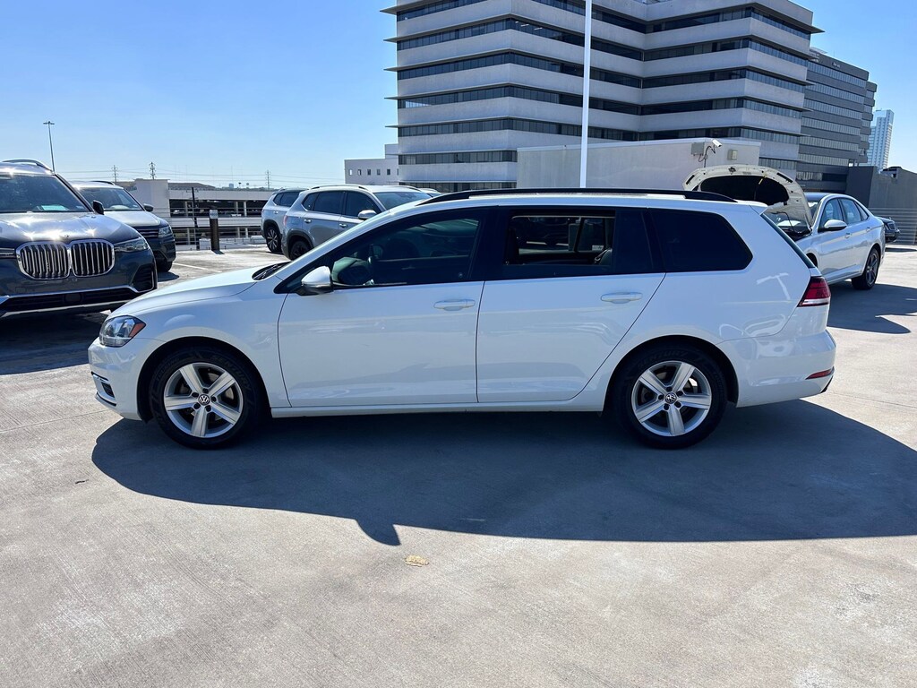 Used 2018 Volkswagen Golf SportWagen SE Wagon
