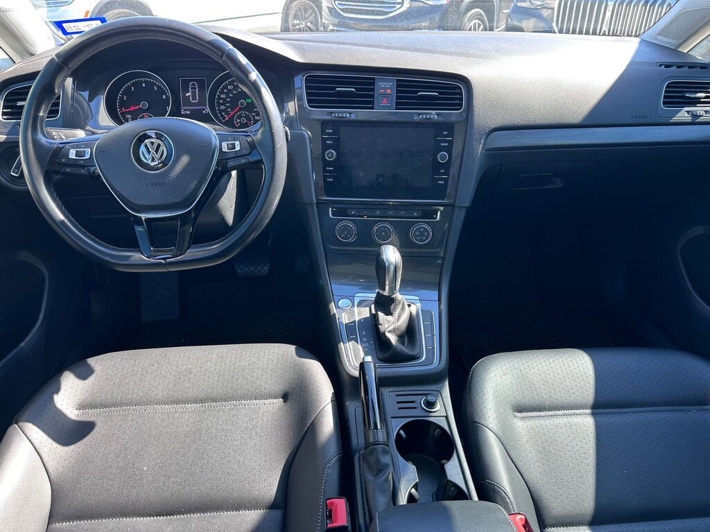 Used 2018 Volkswagen Golf SportWagen SE Wagon