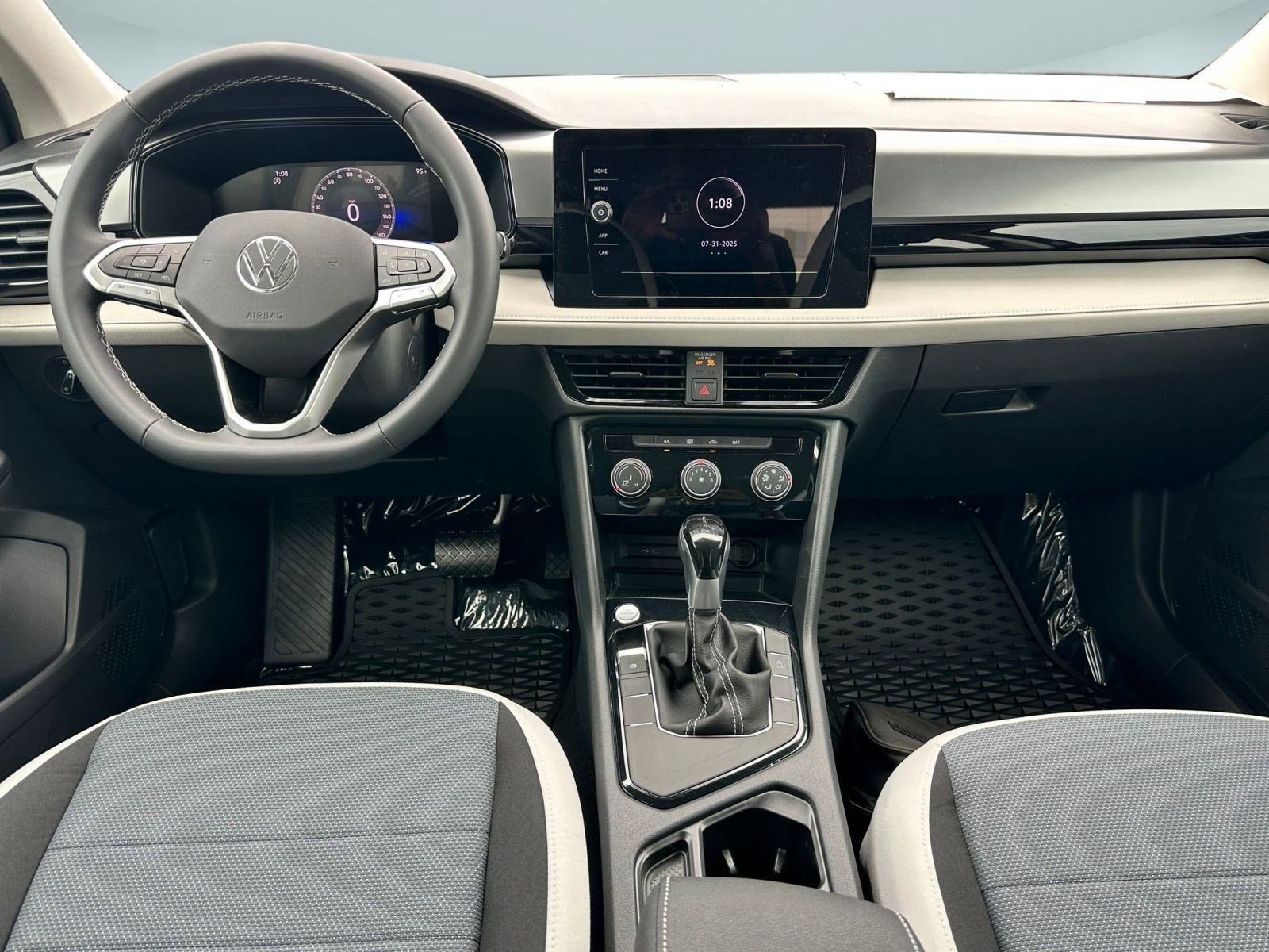 2025 Volkswagen Taos S photo 4