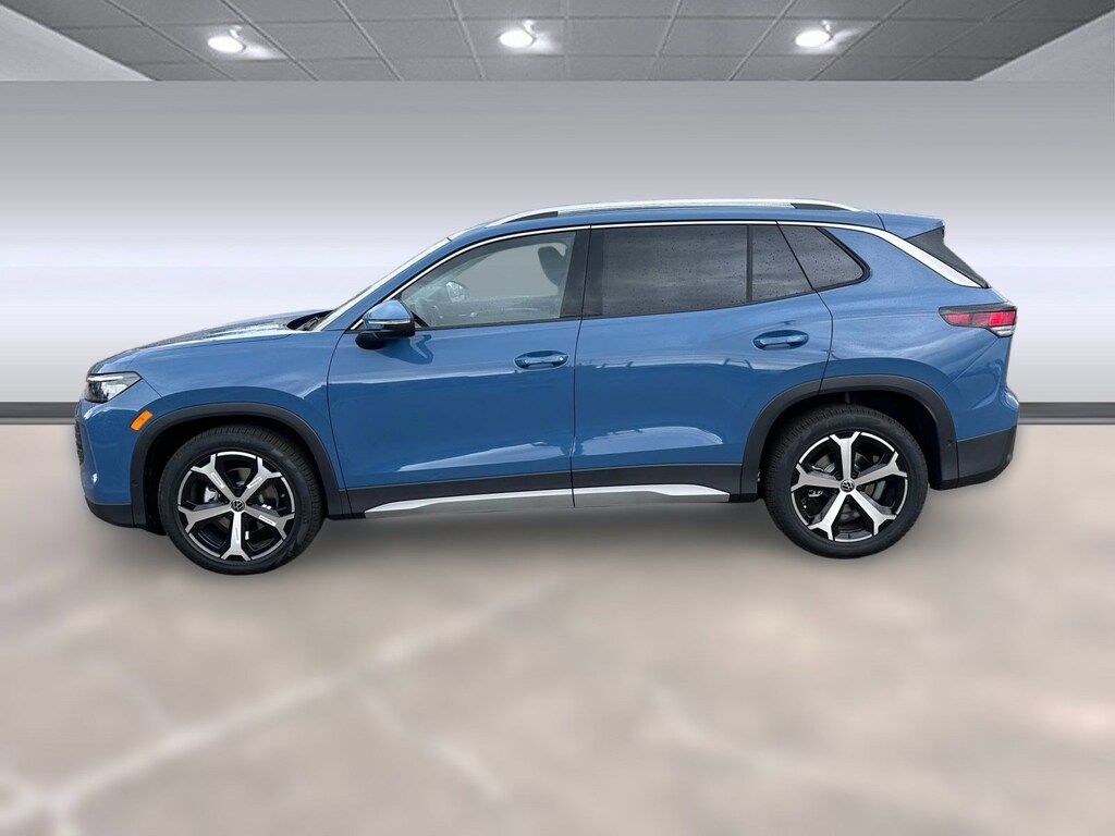 New 2026 Volkswagen Tiguan 2.0T SE SUV