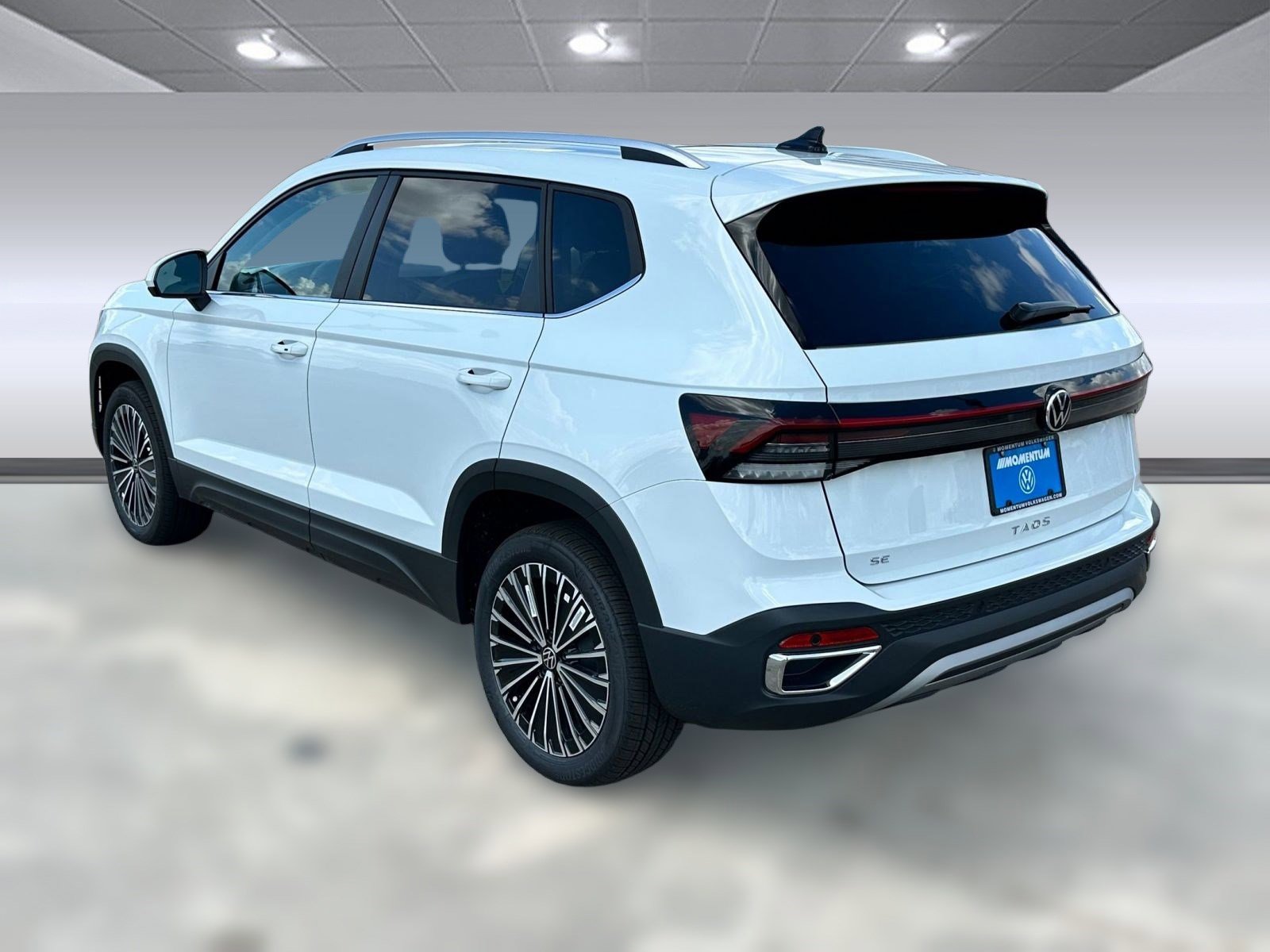 2025 Volkswagen Taos SE photo 2