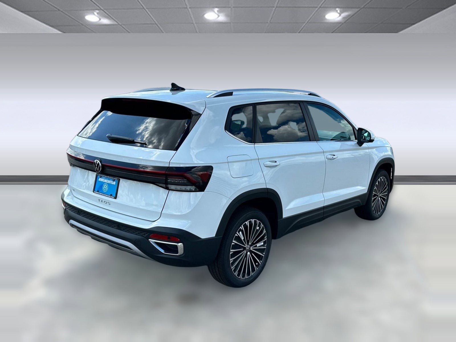 2025 Volkswagen Taos SE - Photo 8