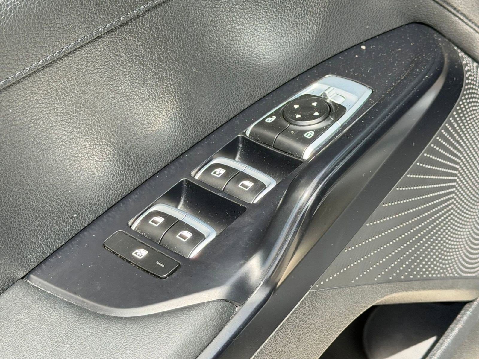 2023 Kia K5 LXS - Photo 18