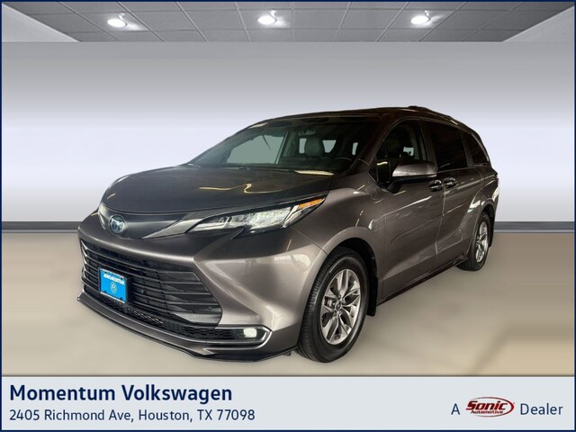 Used 2021 Toyota Sienna XLE Van for sale in Houston