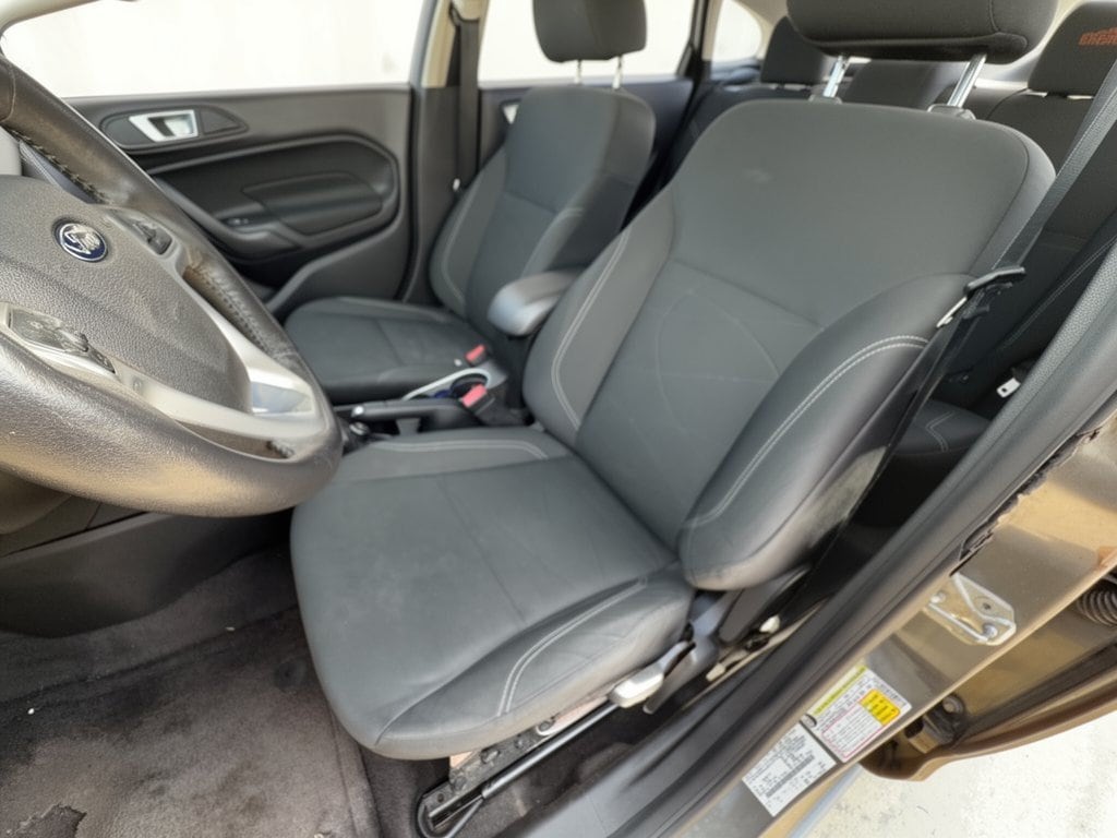 2015 Ford Fiesta SE Sedan