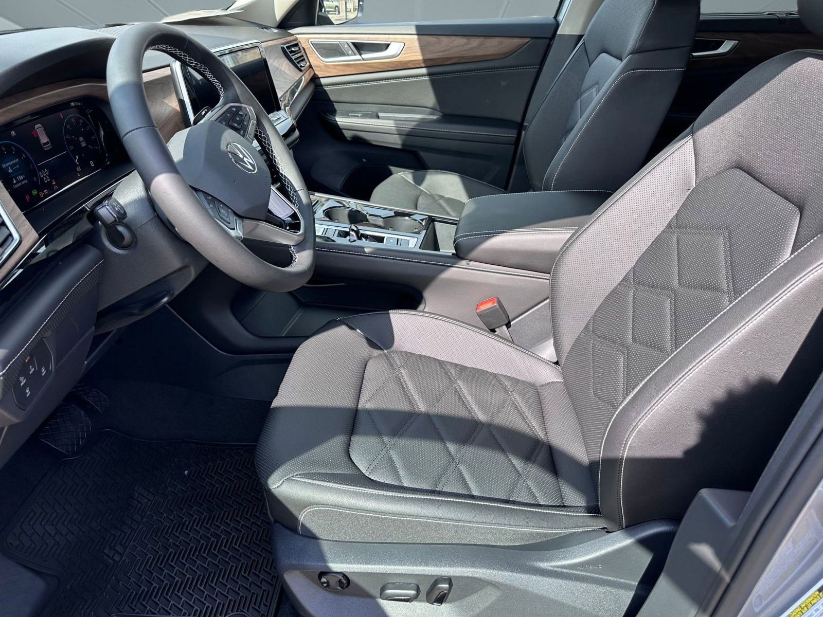 2026 Volkswagen Atlas SE Technology photo 4