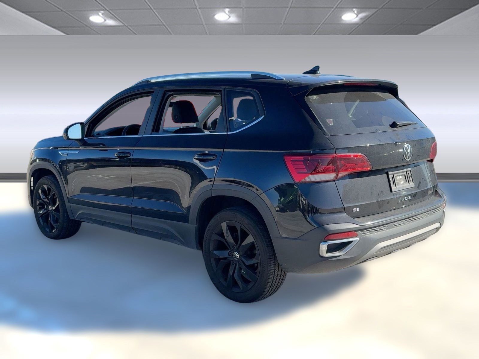 2023 Volkswagen Taos SE photo 3