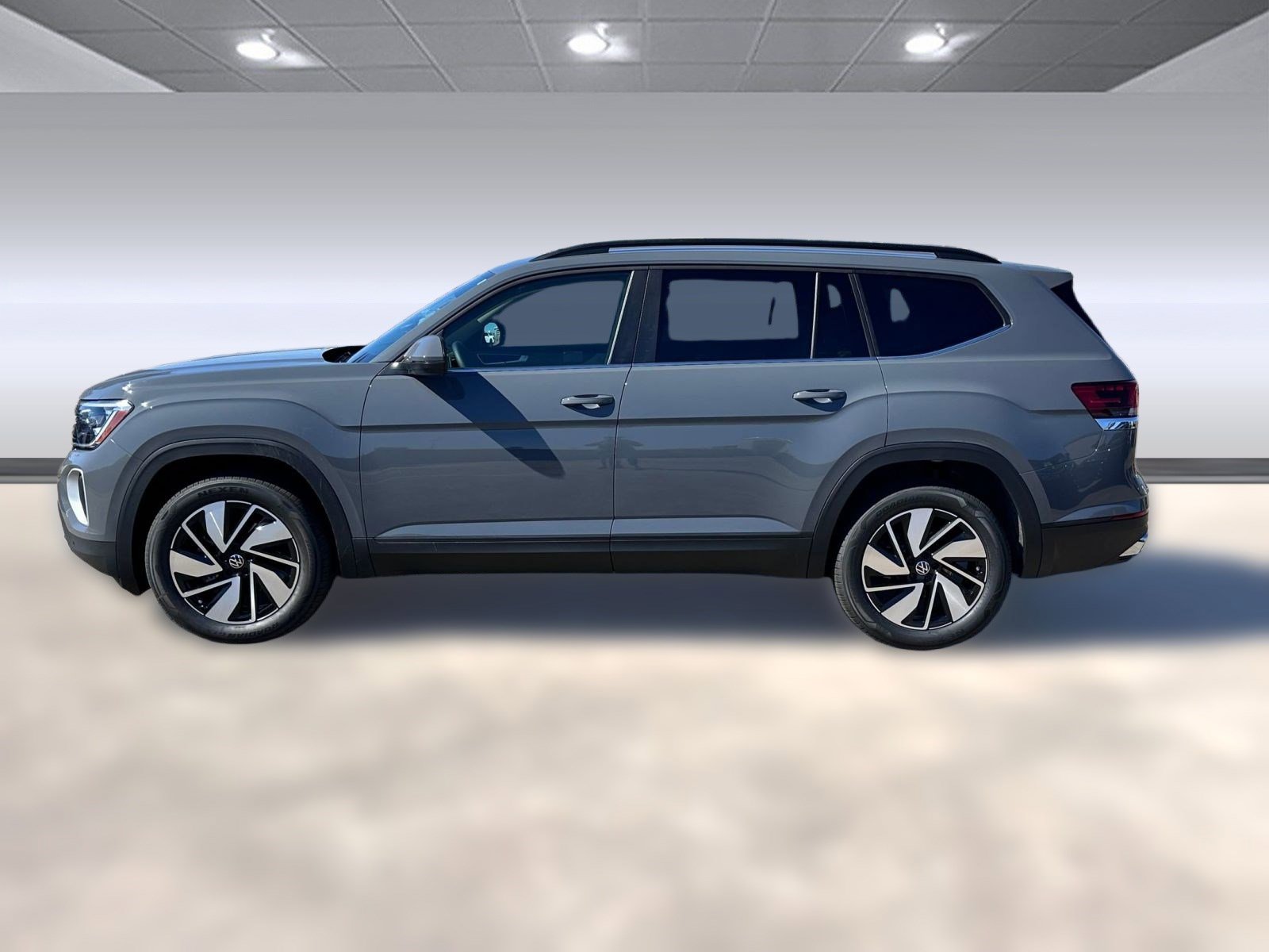 2026 Volkswagen Atlas SE Technology photo 2