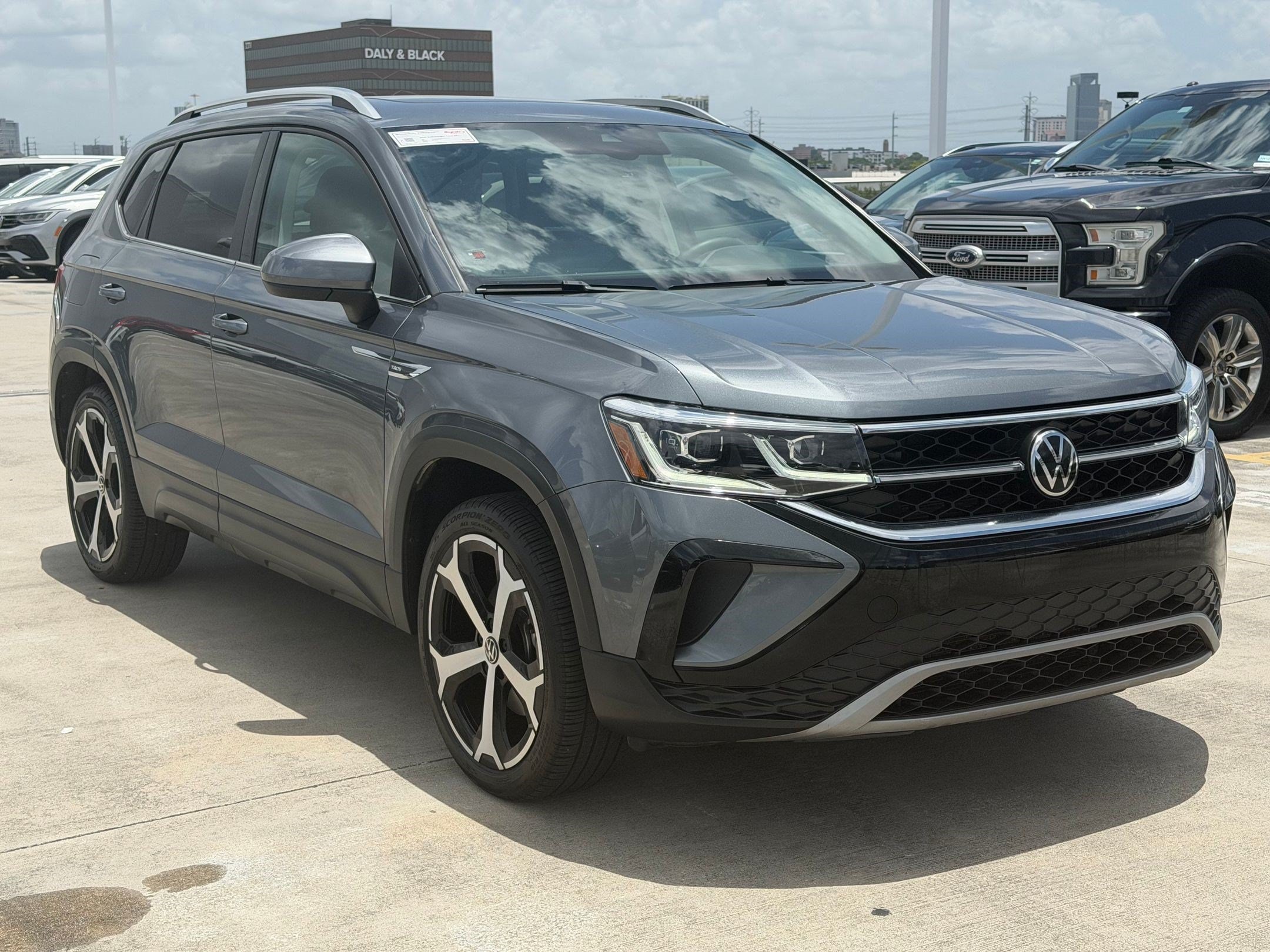 Taos SEL SUV