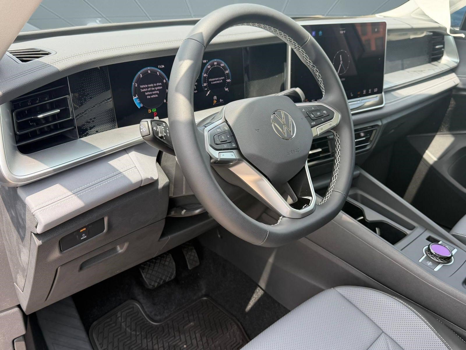 New 2026 Volkswagen Tiguan SE SUV