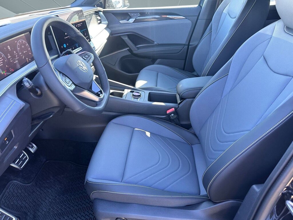 New 2026 Volkswagen Tiguan 2.0T SE SUV