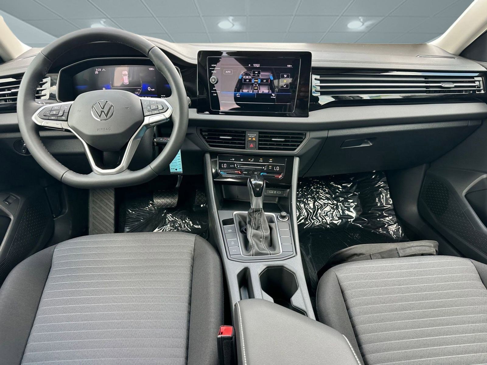 2025 Volkswagen Jetta 1.5T S photo 4