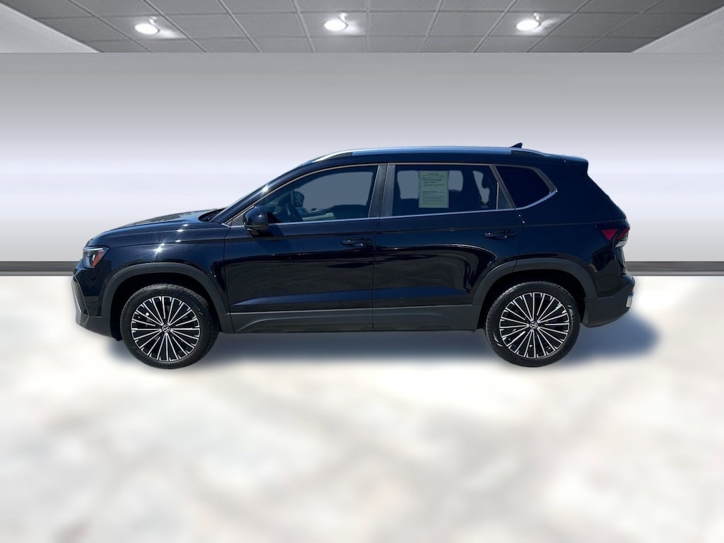 New 2025 Volkswagen Taos 1.5T SE SUV