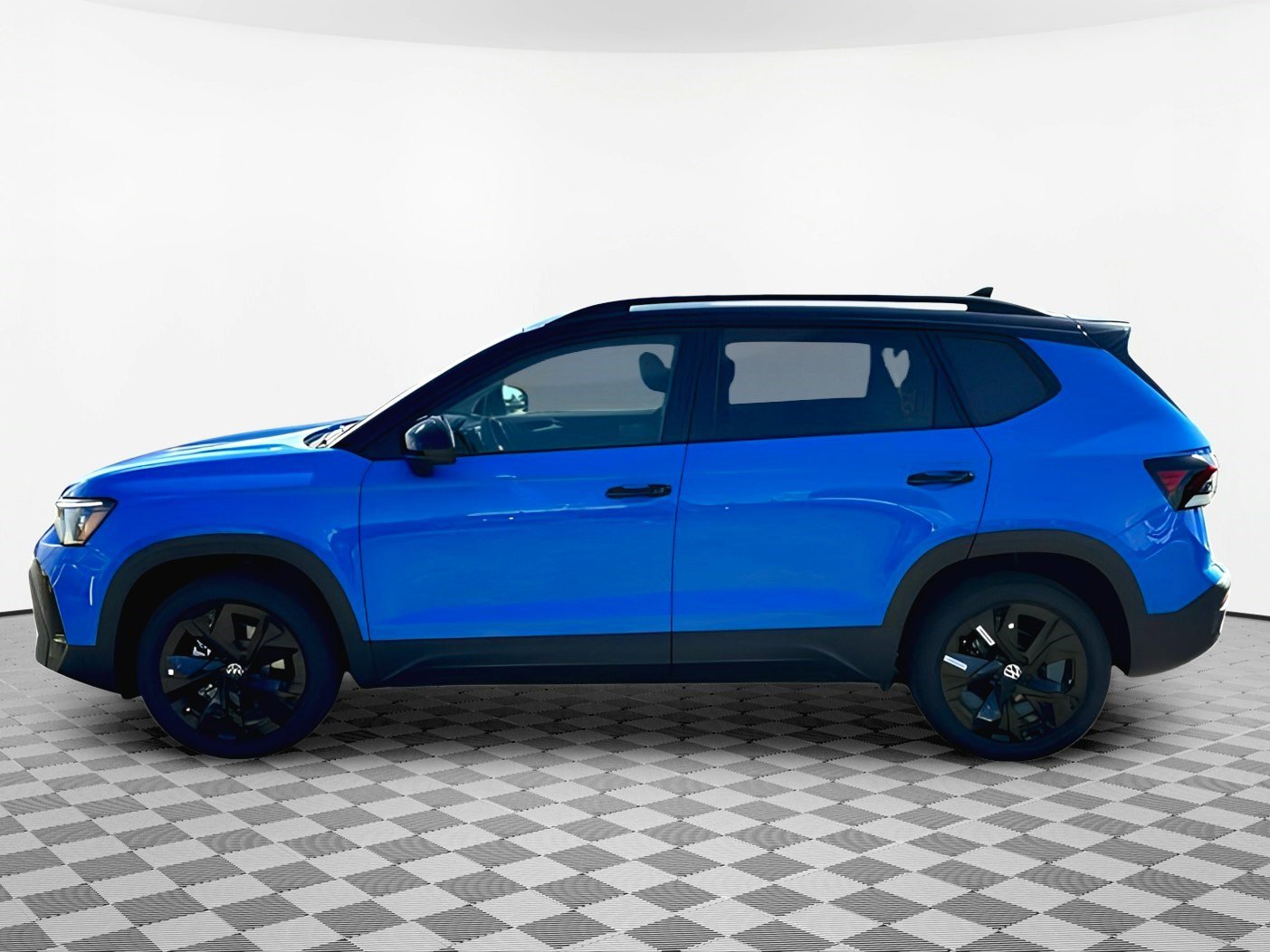 2025 Volkswagen Taos SE photo 2