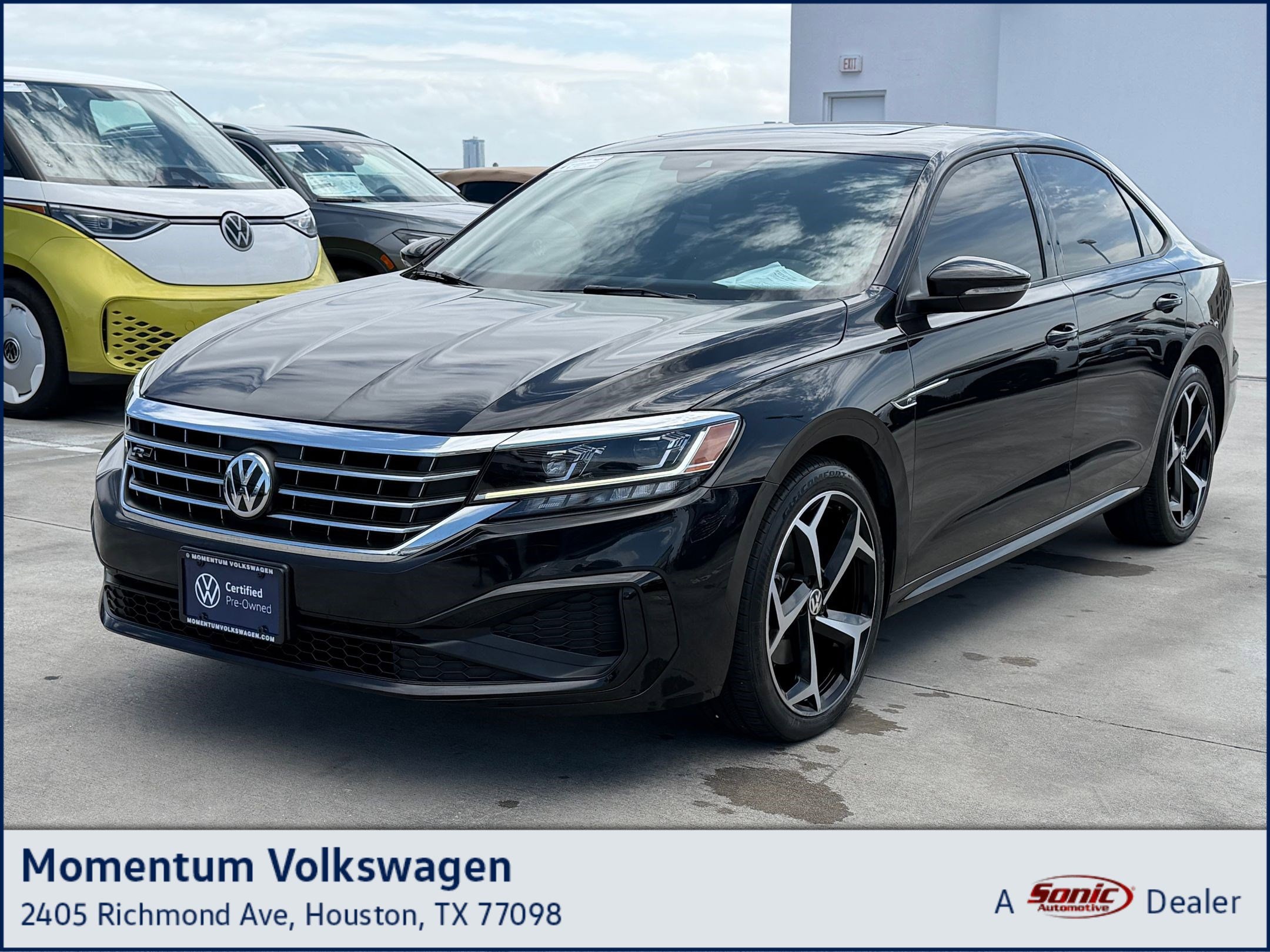 2022 Volkswagen Passat 2.0T R-Line Auto's photo