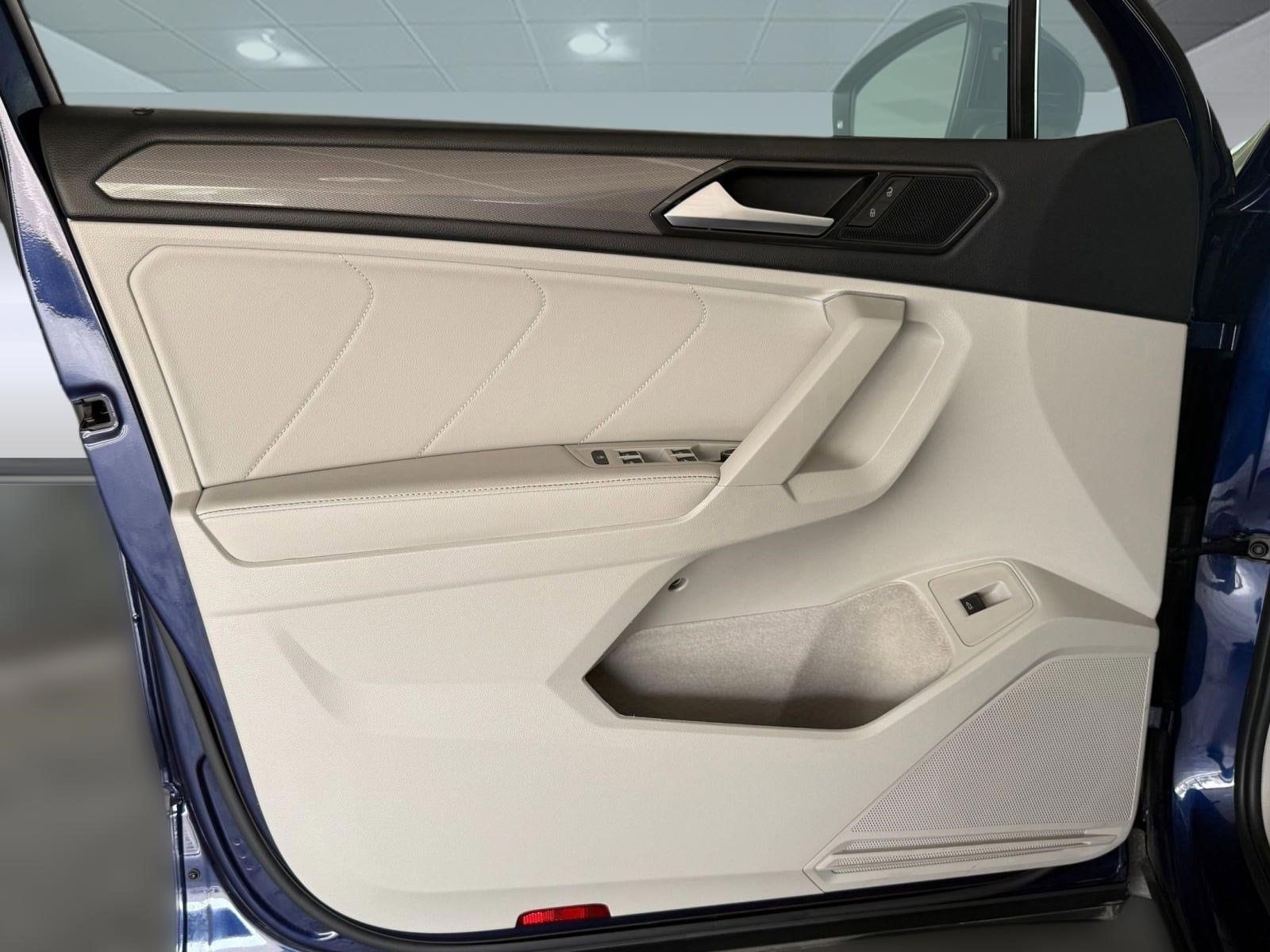 2022 Volkswagen Tiguan SE - Photo 22