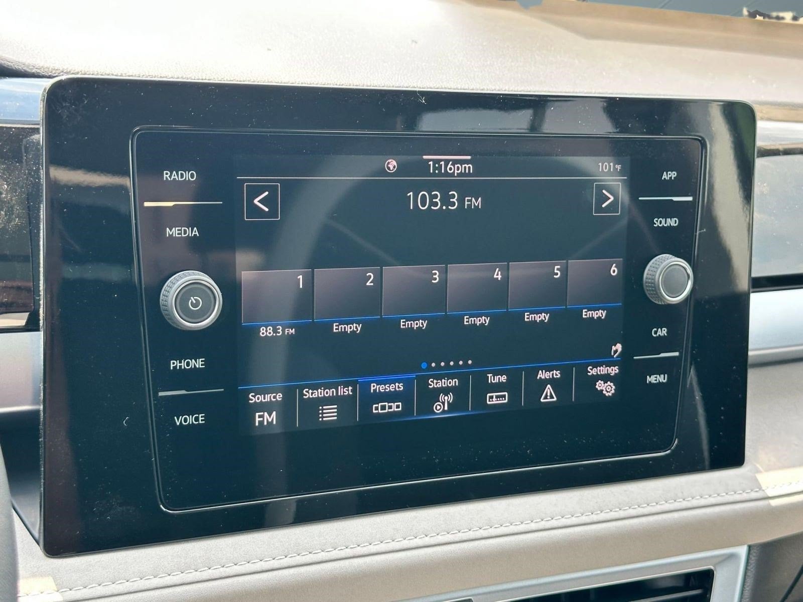 2025 Volkswagen Taos SE - Photo 24