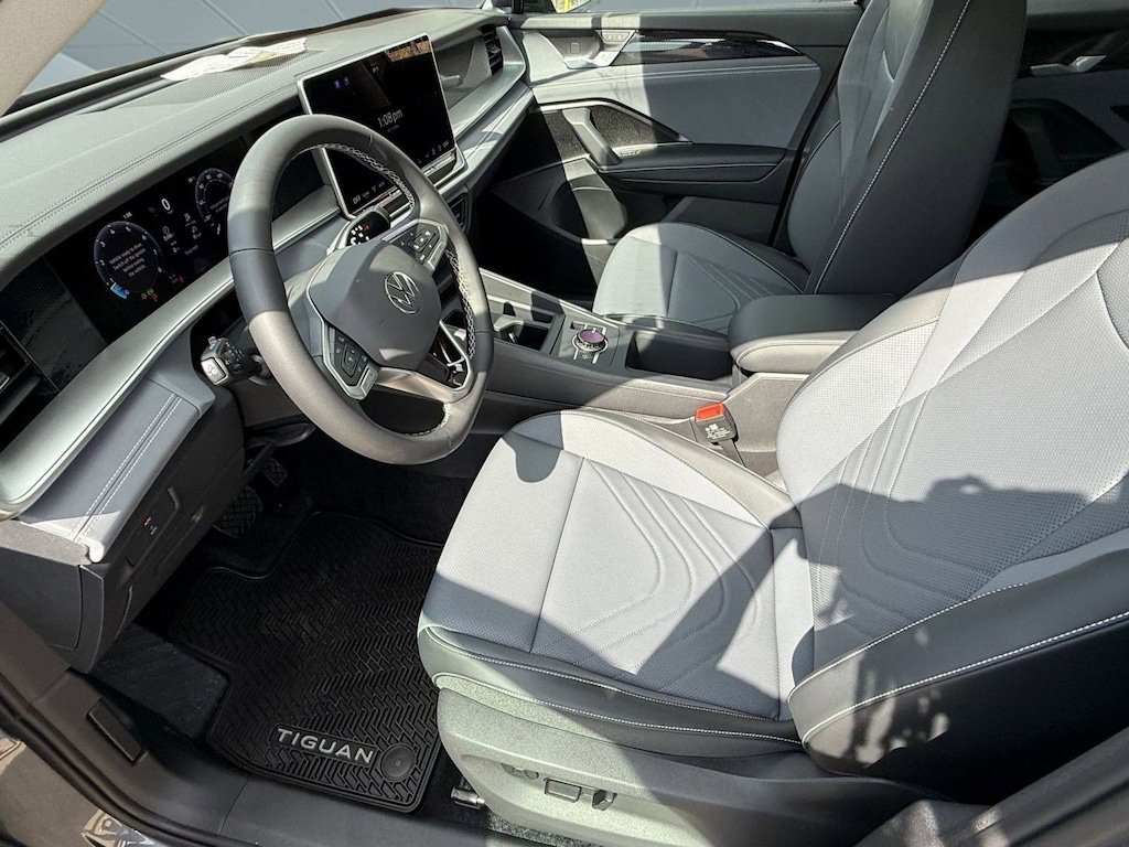 New 2026 Volkswagen Tiguan 2.0T SE SUV