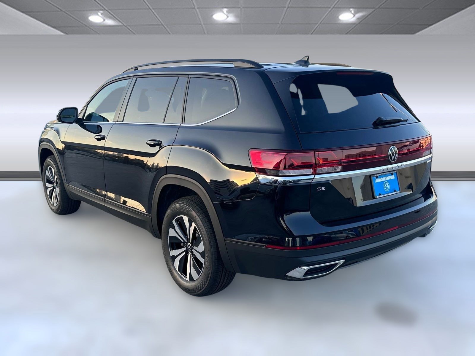 2026 Volkswagen Atlas SE photo 3