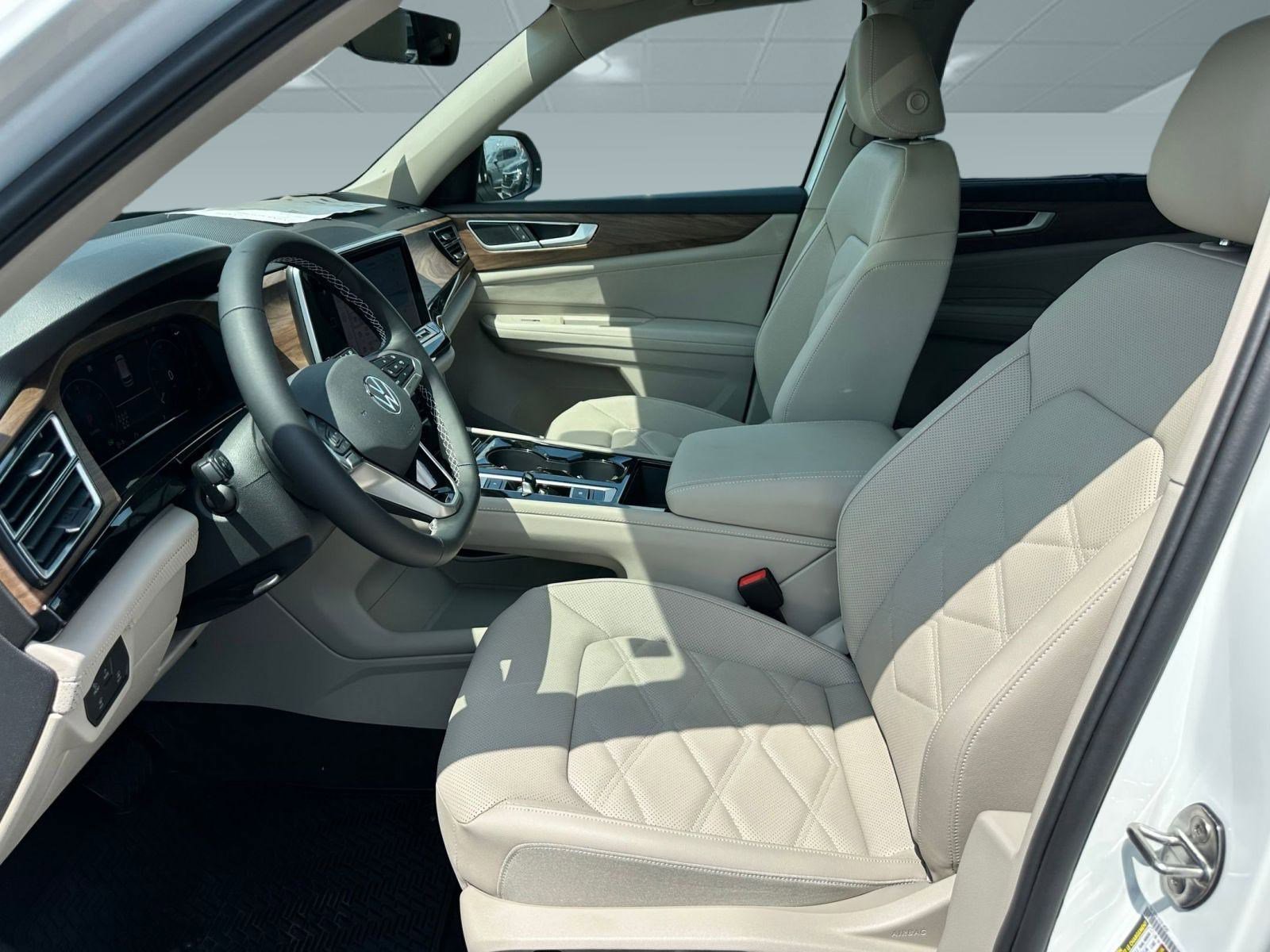 2026 Volkswagen Atlas SE Technology photo 3