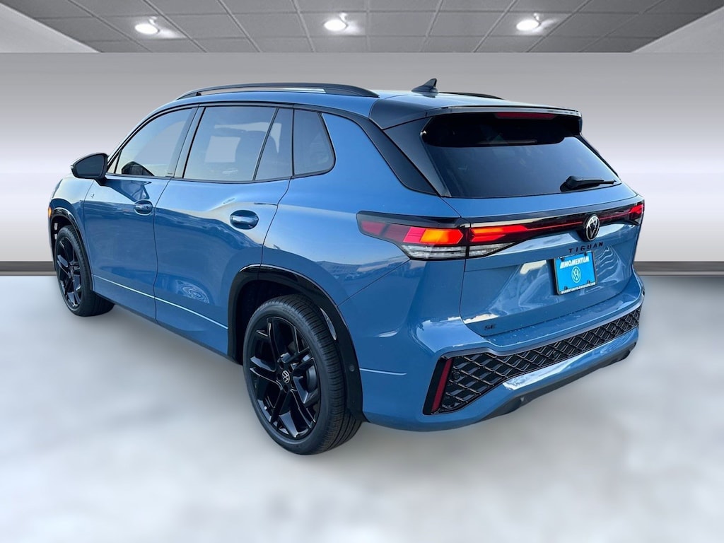 New 2026 Volkswagen Tiguan 2.0T SE R-Line Black SUV